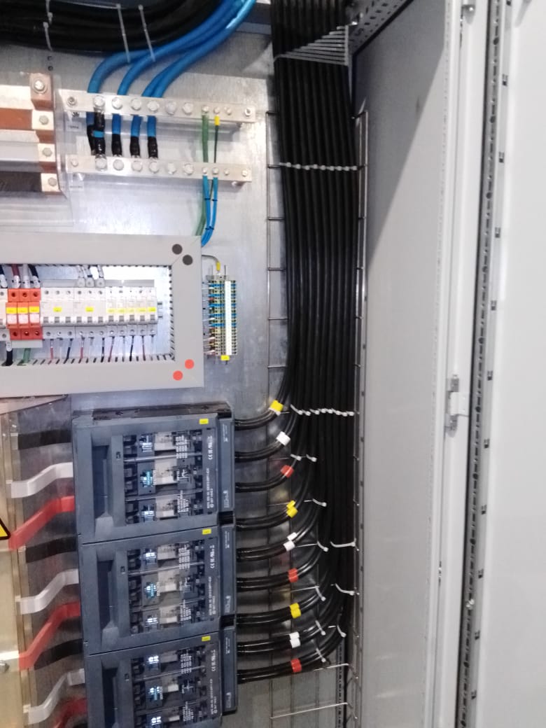 Ligação de Painéis Elétricos